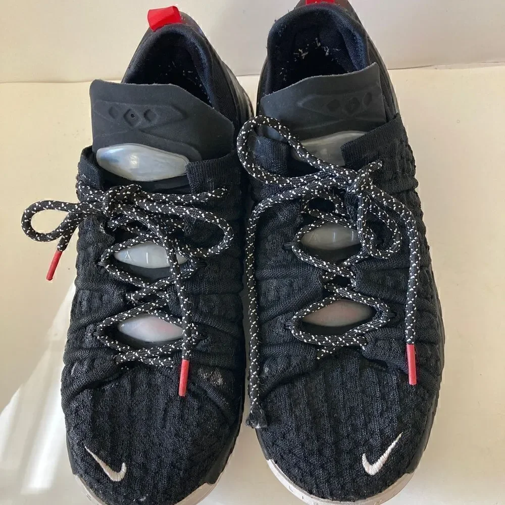 Nike Lebron XVIII (GS) CW2760-001 Basketball Shoes Black White Red Youth Sz 5.5Y